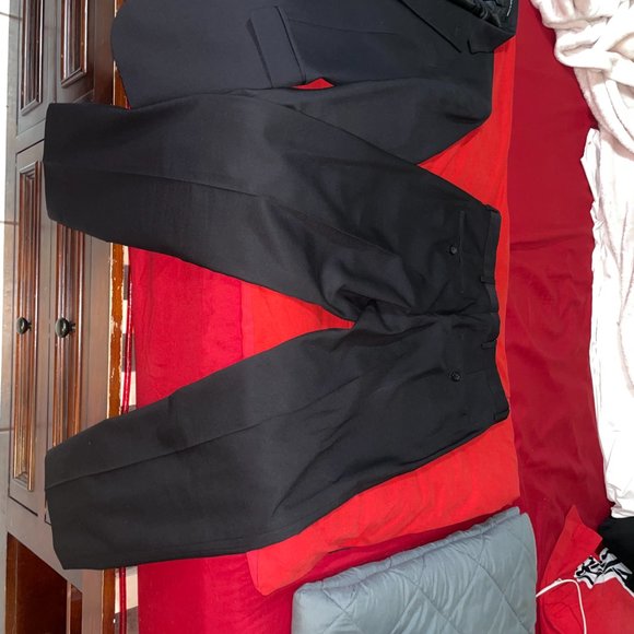 Suit - Picture 6 of 7